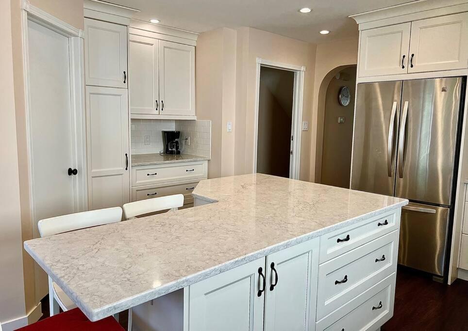 Crescent Heights Majesty Villa Calgary Bagian luar foto