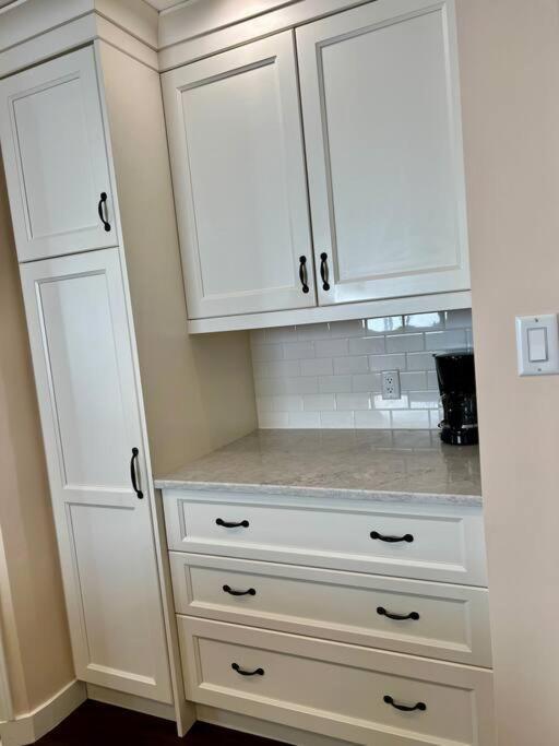 Crescent Heights Majesty Villa Calgary Bagian luar foto