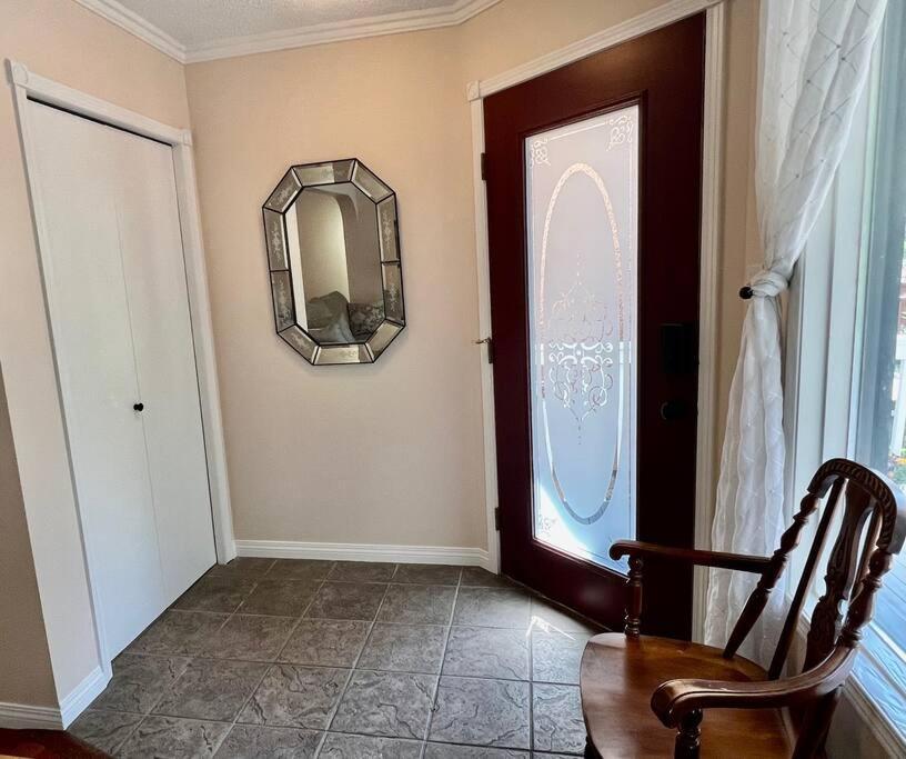 Crescent Heights Majesty Villa Calgary Bagian luar foto