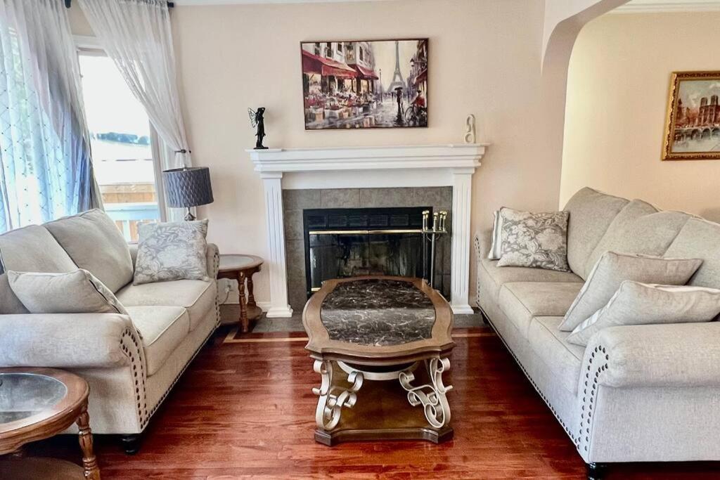 Crescent Heights Majesty Villa Calgary Bagian luar foto