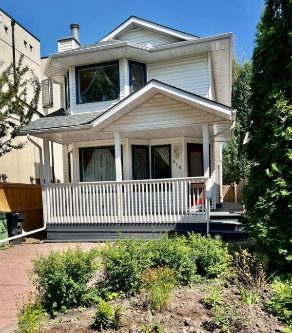 Crescent Heights Majesty Villa Calgary Bagian luar foto