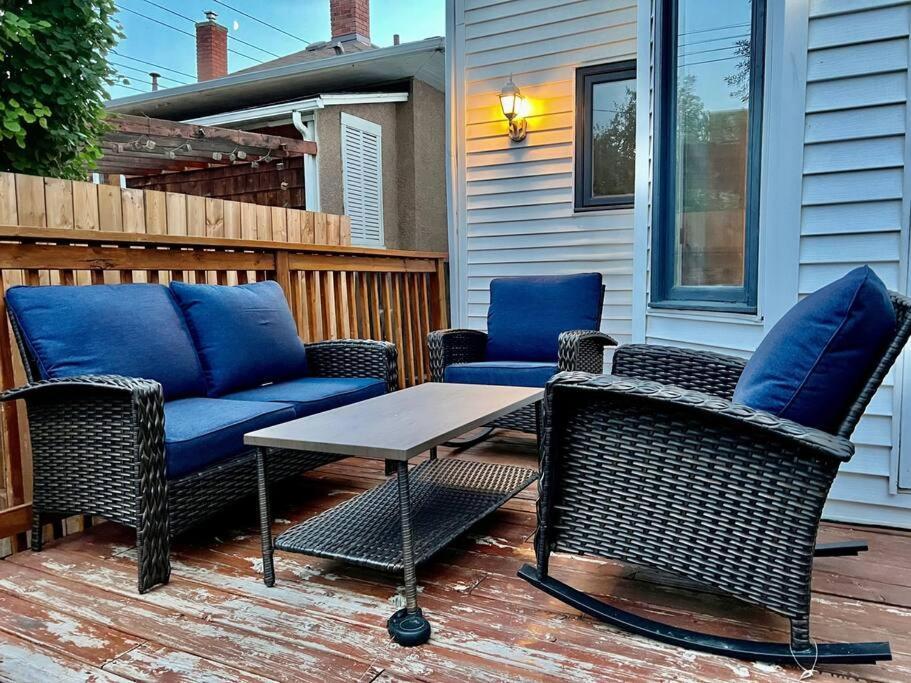 Crescent Heights Majesty Villa Calgary Bagian luar foto