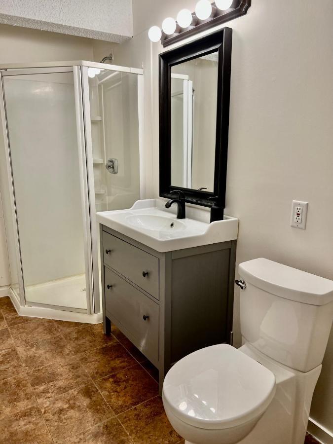 Crescent Heights Majesty Villa Calgary Bagian luar foto