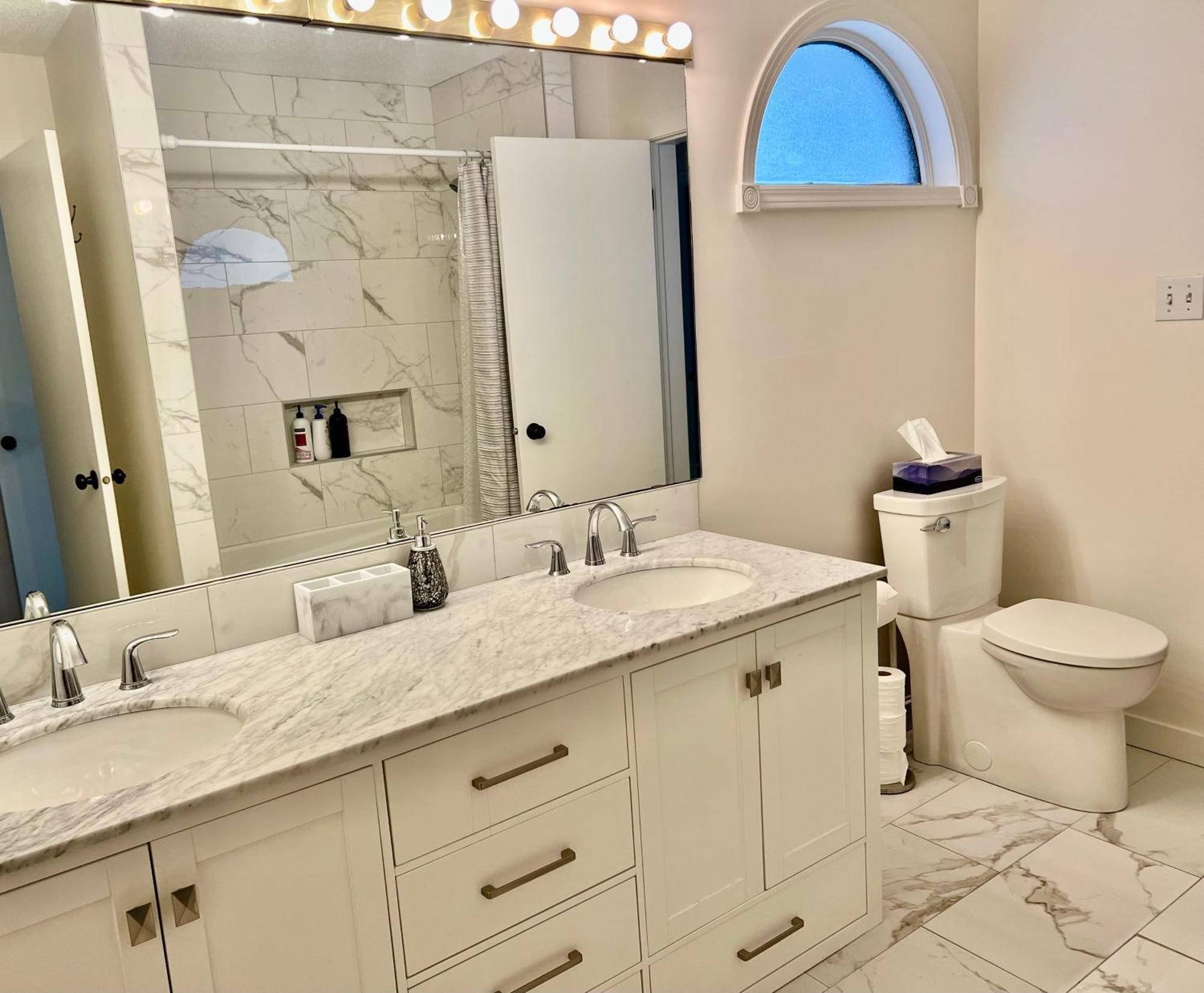 Crescent Heights Majesty Villa Calgary Bagian luar foto